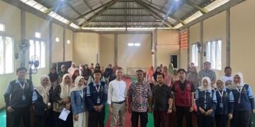 Dokumentasi Seminar digitalisasi marketing bagi pelaku UMKM Desa Bunderan. (Sumber: Dokumentasi Pribadi)