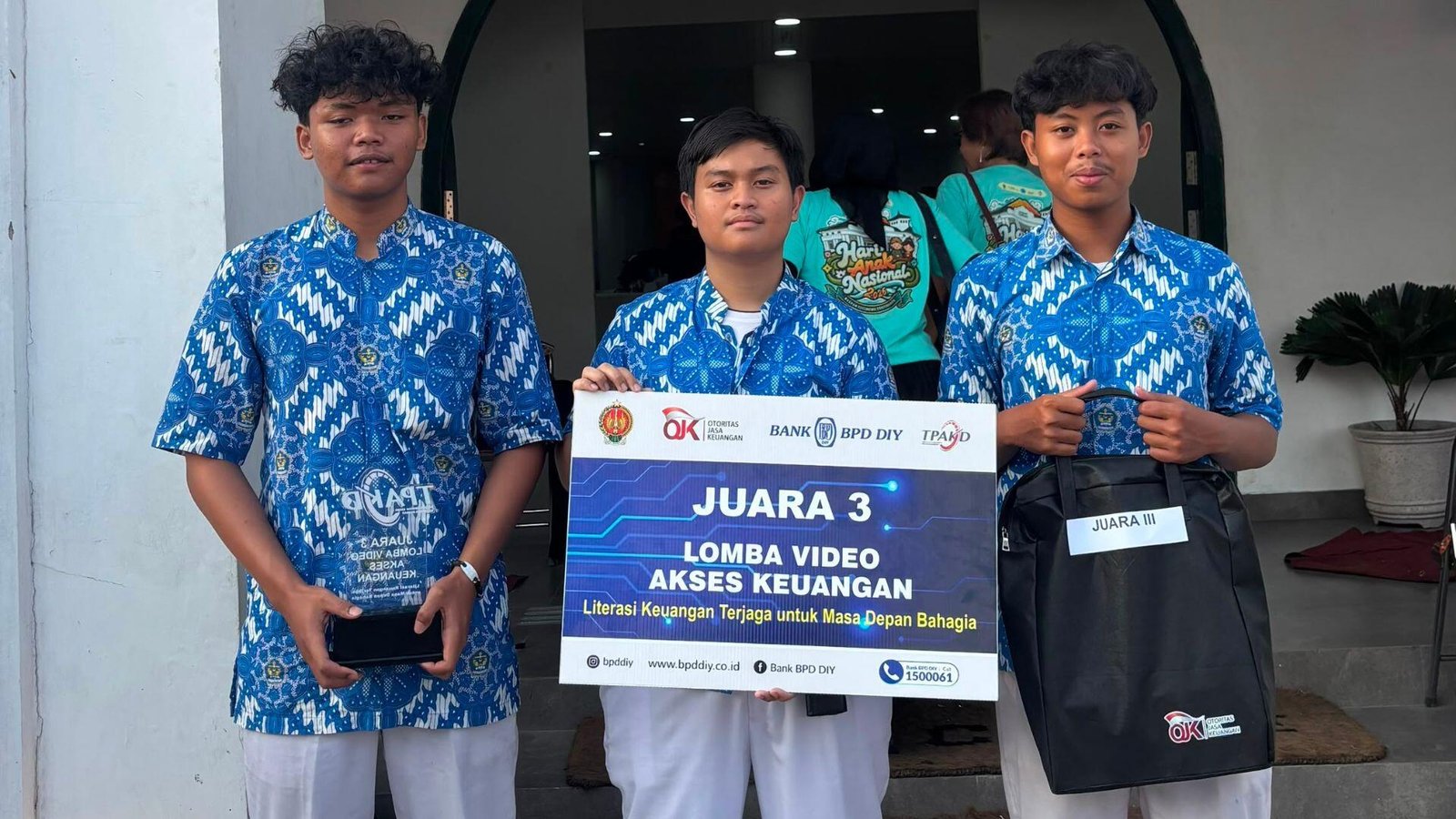 Kerjakan Video H-2, Tiga Murid MAN 1 Yogyakarta Juarai Lomba Akses Keuangan DIY 48 video keuangan