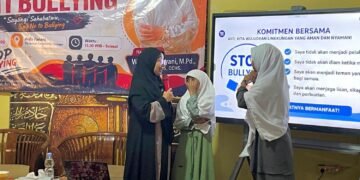 Gandeng Wuri Handayani, M.Pd Jadi Pembicara, PKBM PRIMAGO Adakan Seminar Anti Bullying 56 Seminar Anti Bullying PKBM PRIMAGO Pembicara Wuri Handayani, M.Pd.