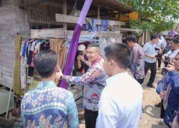 Wamen Ossy Serahkan Sertipikat bagi MBR di Kalsel, Pastikan Legalitas Tanah untuk Rumah Layak Huni 46 1090a0c1 1de4 4c4e bd30 1d05ae4d8a50