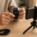 Ilustrasi smartwatch sebagai perangkat wearable untuk mendukung aktivitas sehari-hari. (Sumber: Handandclo)