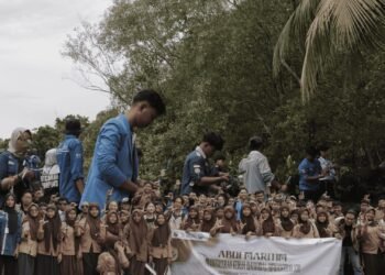 Memperingati Hari Maritim dan Menjelang MUNAS, HIMITEKINDO Menghibahkan Diri Untuk Berdampak 46 Foto: Dokumentasi salah satu kegiatan pengabdian HIMITEKINDO sebelumnya dalam rangkaian Abdi Maritim di Lampung.