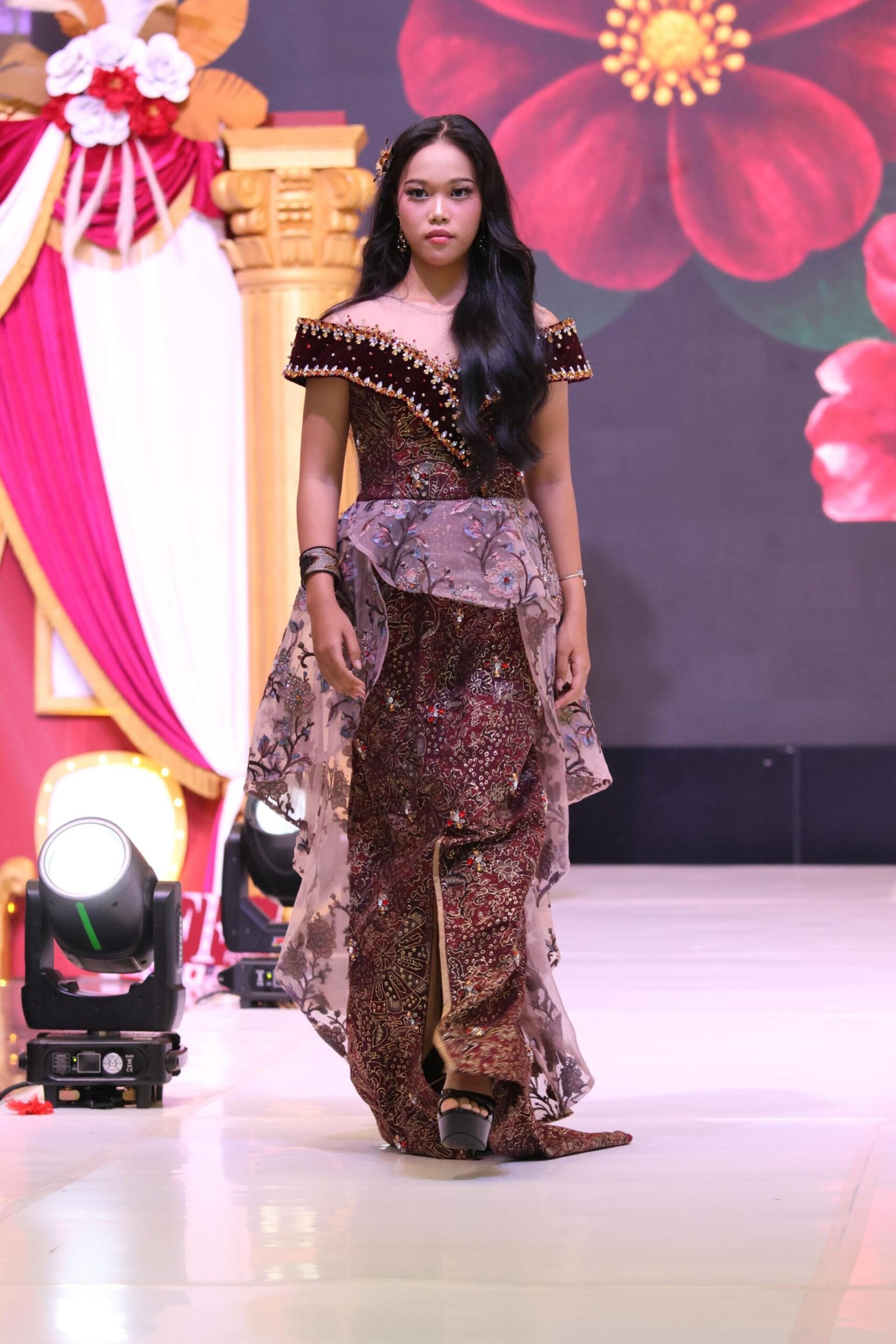 Ghefira tampil membawakan karya dari Michelle Liu