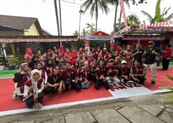 Dokumentasi kegiatan KKN di Kelurahan Tambakboyo (Sumber: Dokumentasi Pribadi)