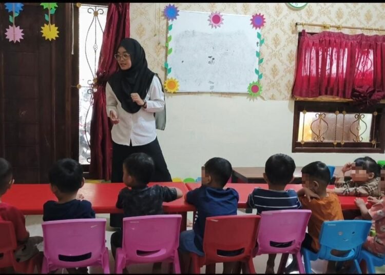 Kontribusi Pendidikan Guru Pendidikan Anak Usia Dini dalam Mencerdaskan Kehidupan Bangsa 46 Dokumentasi foto ( Sumber foto : paud athahira)