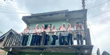 Wujudkan Ruang Aman di Dusun Somoitan, KKN UAD Unit VI.A.1 Pasang Pagar Pengaman di Pos Pemuda 56 IMG 20260915 WA0008 300kb