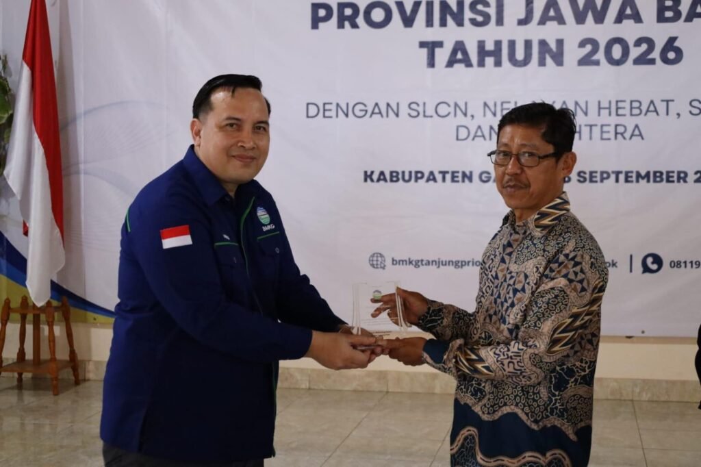 BMKG Gelar SLCN di Garut, Bongkar Rahasia Baca Cuaca Sebelum Nelayan Melaut 47 Kegiatan Sekolah Lapang Cuaca Nelayan (SLCN) Provinsi Jawa Barat Tahun 2026 di Aula Villa Jaya Sakti, Rancabuaya, Kabupaten Garut, Minggu (13/9).(Sumber: Dokumentasi Pribadi)