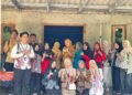 Kegiatan edukasi PHBS di Desa Tlogorejo melibatkan 40 ibu balita dengan metode penyampaian materi, diskusi, dan tanya jawab. (Sumber: Dokumentasi Pribadi).