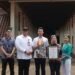 Dihadiri 10.000 Mahasiswa Baru UI 2026, Ketua PILAR IKM UI Mempersembahkan Rekor MURI Lewat Kegiatan Pembuatan EcoPrint 49 Dokumentasi penerimaan Rekor Muri untuk PILAR IKM UI 2026 (Sumber: Dokumentasi Pribadi)