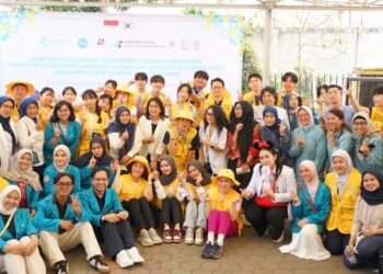 Kolaborasi Indonesia–Korea Selatan Tingkatkan Pengetahuan Kesehatan Gigi dan Penggunaan Gigi Tiruan di Kelurahan Pancoran 58 Kegiatan pengabdian kepada masyarakat melalui edukasi kesehatan gigi dan penggunaan serta perawatan gigi tiruan (Sumber: Dokumentasi Pribadi)