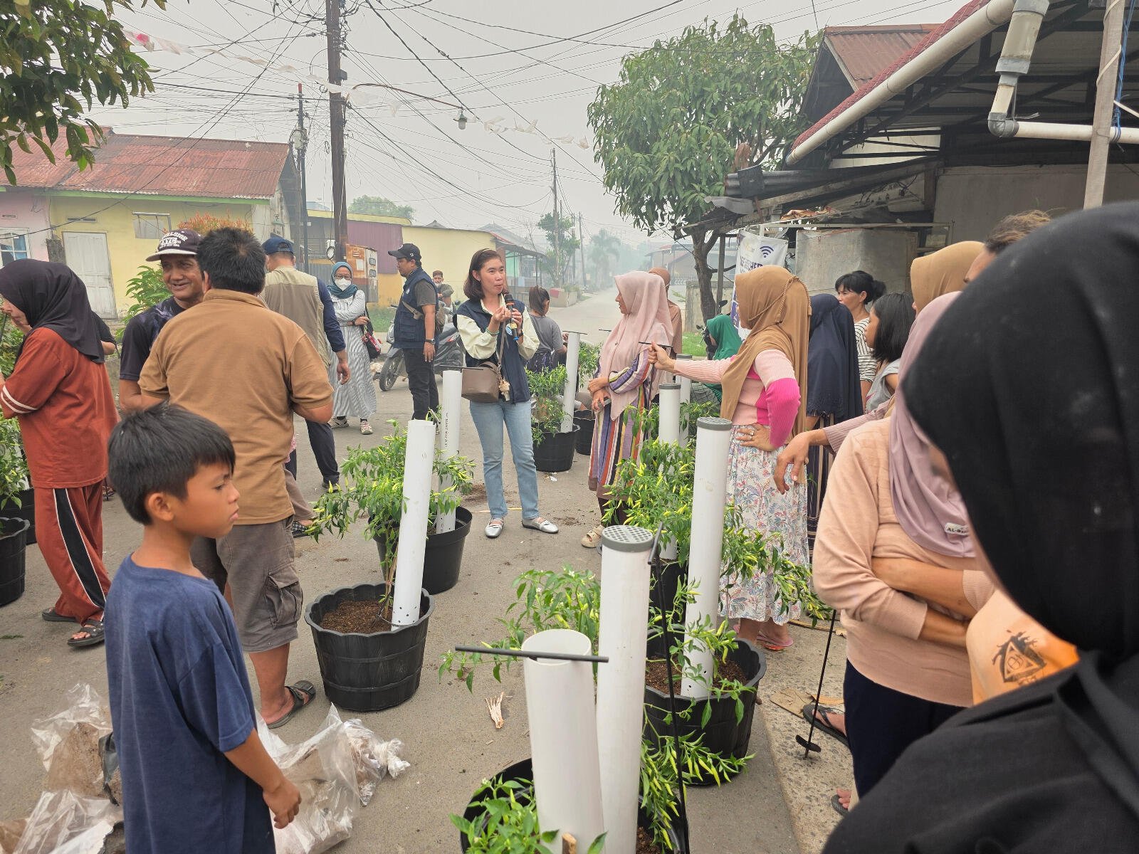 KLH/BPLH Sulap Kompleks Yuka Pontianak Jadi Kampung Losida untuk Atasi Sampah Organik 47 KLH/BPLH Sulap Kompleks Yuka Pontianak Jadi Kampung Losida untuk Atasi Sampah Organik