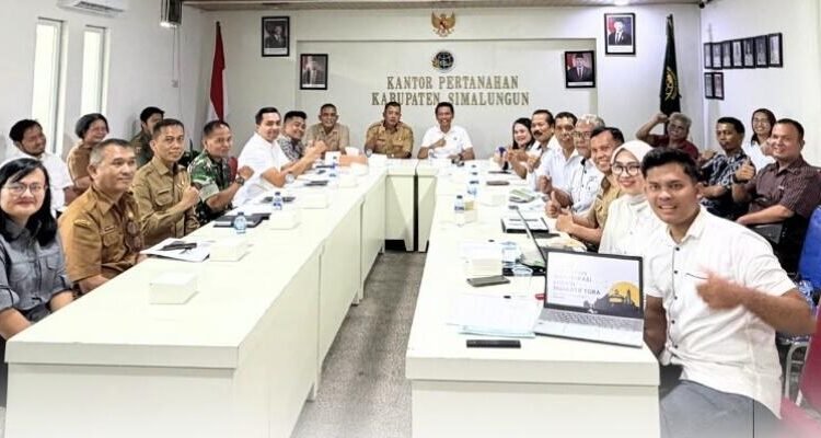 Perkuat Sinergi Lintas Sektor, Kantor Pertanahan Kabupaten Simalungun Gelar Tindak Lanjut Persiapan GTRA 2026 46 Rapat Kantah 300KB