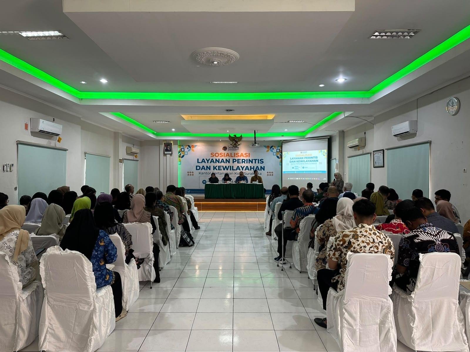 BPN, BAPENDA dan IPPAT Surakarta Gelar Sosialisasi Layanan Peralihan Hak Tanah 10 Hari (PERINTIS) 49 WhatsApp Image 2026 09 17 at 20.15.49