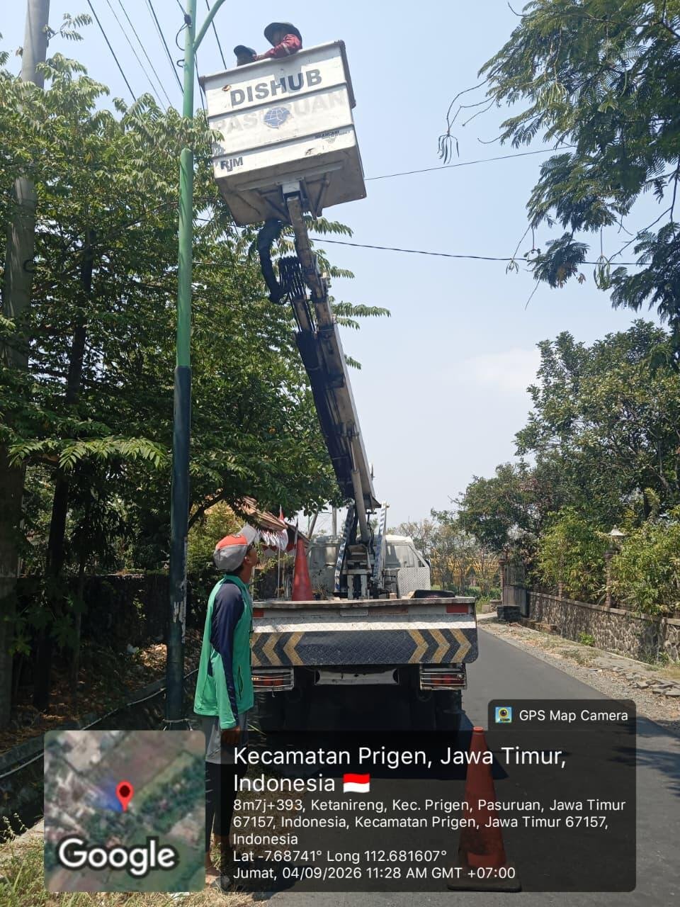 Dinas Perhubungan Dukung Pengembangan Eduwisata Kasegher melalui Perbaikan Penerangan Jalan di Desa Sukolelo 47 WhatsApp Image 2026 09 28 at 22.54.09