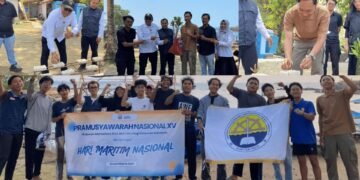 Foto: Pelaksanaan Aksi Konservasi Pesisir bersama peserta dan pemangku kepentingan di Sukarame, Banten. (Dok. Istimewa)
