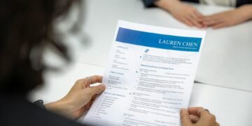 Mengapa Karyawan Baru Cepat Resign dan Perusahaan Terus Mengulang Rekrutmen? 56 resume genius 9si2noVCVH8 unsplash 300kb