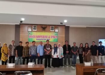 Peningkatan Produktivitas dan Daya Saing UKM Batik Bakaran sebagai Produk Unggulan Kabupaten Pati dalam Mendukung Sustainable Development Goals (SDGs) 46 333621 100kb