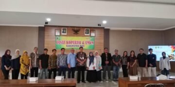 Peningkatan Produktivitas dan Daya Saing UKM Batik Bakaran sebagai Produk Unggulan Kabupaten Pati dalam Mendukung Sustainable Development Goals (SDGs) 56 333621 100kb