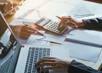 Sumber gambar: Bisnis.com, “Begini Cara Menghitung Persen, Rumus, serta Contohnya” (2023). https://kabar24.bisnis.com/read/20230221/79/1630161/begini-cara-menghitung-persen-rumus-serta-contohnya