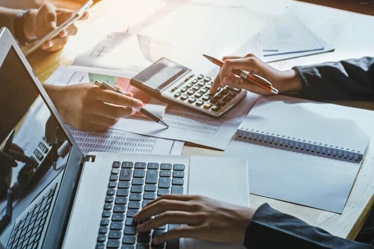 Di Balik Laba Bisnis: Pentingnya Pengendalian Biaya Operasional 46 Sumber gambar: Bisnis.com, “Begini Cara Menghitung Persen, Rumus, serta Contohnya” (2023). https://kabar24.bisnis.com/read/20230221/79/1630161/begini-cara-menghitung-persen-rumus-serta-contohnya