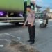 Aktivitas angkutan truk batu bara di kawasan Mendalo, Jambi, menjadi perhatian terkait kemacetan dan keselamatan pengguna jalan. Pemerintah didorong untuk memperkuat pengawasan serta menghadirkan solusi yang konsisten bagi masyarakat. (Sumber: Dokumentasi Pribadi).