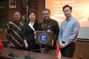 Guangdong Polytechnic - STTT Bandung Deepens International Cooperation in Textile Education 47 Guangdong Polytechnic - STTT Bandung Deepens International Cooperation in Textile Education