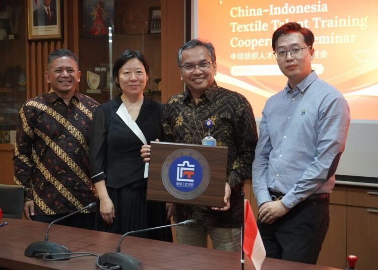Guangdong Polytechnic - STTT Bandung Deepens International Cooperation in Textile Education 46 Guangdong Polytechnic - STTT Bandung Deepens International Cooperation in Textile Education