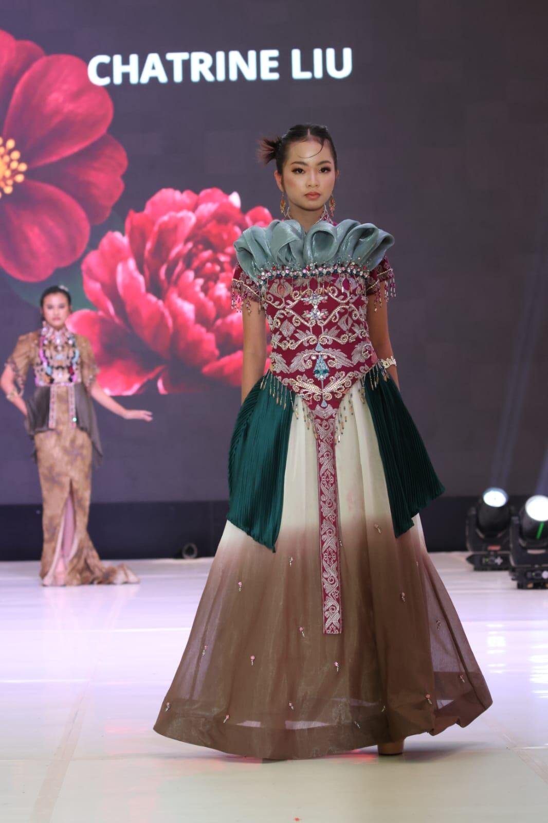 Chelsi Chiapinsky Heryadi Pukau ASEAN Fashion Festival 2026 Bawakan Rancangan Chatrine Liu