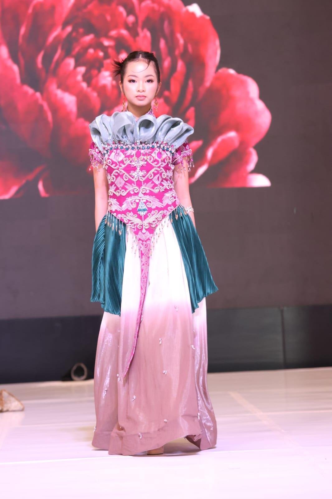 Chelsi Chiapinsky Heryadi Pukau ASEAN Fashion Festival 2026 Bawakan Rancangan Chatrine Liu