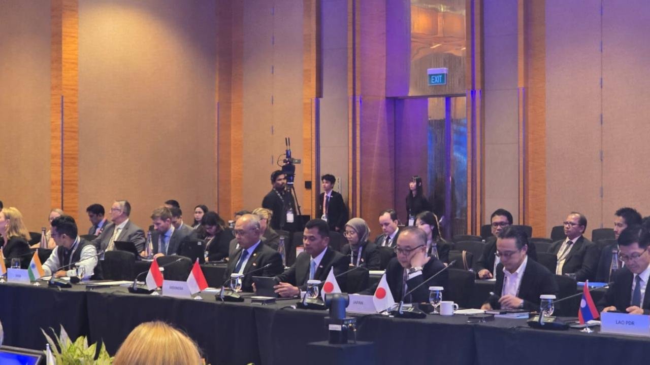 Kepala BSSN Dorong Penguatan Ketahanan Siber ASEAN, Fokus pada Ancaman AI hingga Kriptografi Pascakuantum 48 WhatsApp Image 2026 10 15 at 13.59.54 1