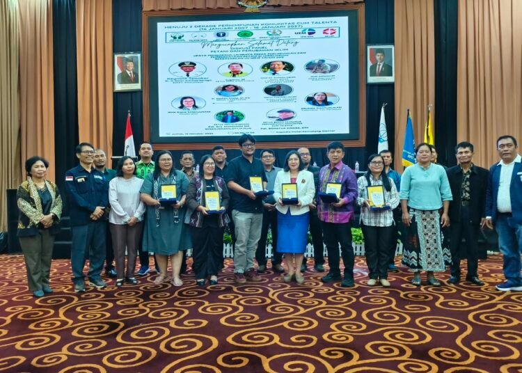 Dekan Fakultas Pertanian USI Jadi Panelis Dalam Diskusi Urgensi PERDA Perlindungan dan Pemberdayaan Petani di Simalungun 46 WhatsApp Image 2026 10 16 at 19.47.26