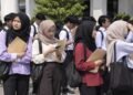Ilustrasi pengangguran di Indonesia yang menggambarkan tantangan pencarian kerja, ketatnya persaingan, serta pentingnya pemerataan kesempatan kerja dalam meningkatkan kesejahteraan masyarakat. (Sumber:Generated AI)