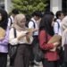 Ilustrasi pengangguran di Indonesia yang menggambarkan tantangan pencarian kerja, ketatnya persaingan, serta pentingnya pemerataan kesempatan kerja dalam meningkatkan kesejahteraan masyarakat. (Sumber:Generated AI)